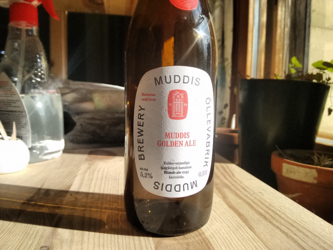 Muddis Golden Ale - Moe Õllevabrik bottle